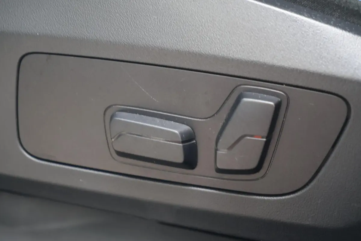 sDrive18i | M-Sport | Stoelverwarming | Trekhaak | Parkeercamera | BLIS | Memory Stoel | Lm Velgen