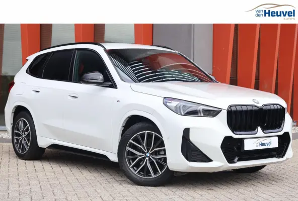 sDrive18i | M-Sport | Stoelverwarming | Trekhaak | Parkeercamera | BLIS | Memory Stoel | Lm Velgen