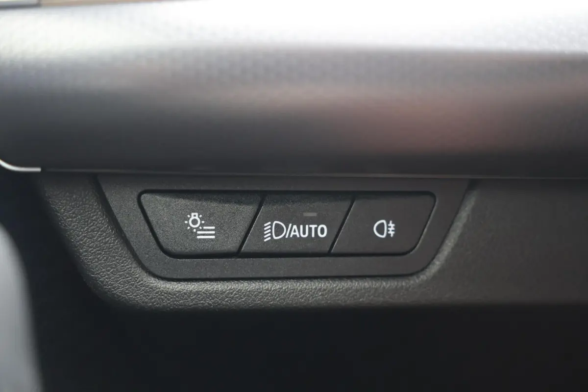sDrive18i | M-Sport | Stoelverwarming | Trekhaak | Parkeercamera | BLIS | Memory Stoel | Lm Velgen