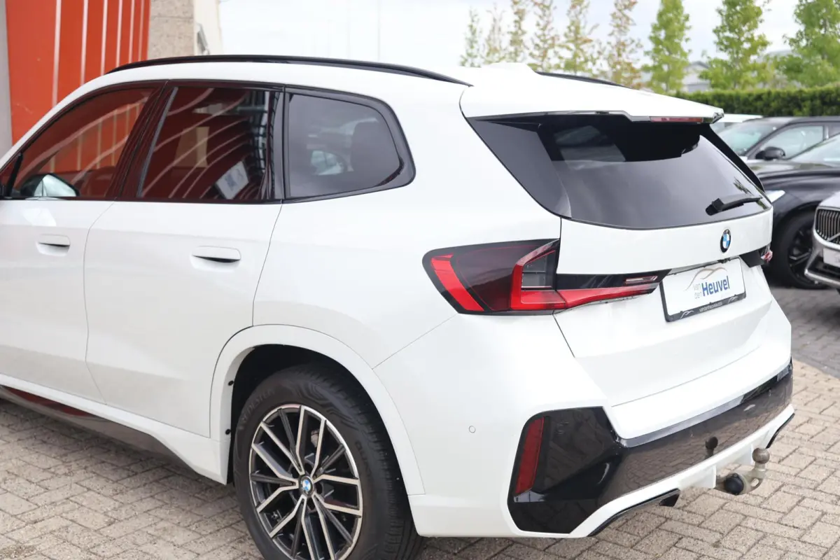 sDrive18i | M-Sport | Stoelverwarming | Trekhaak | Parkeercamera | BLIS | Memory Stoel | Lm Velgen