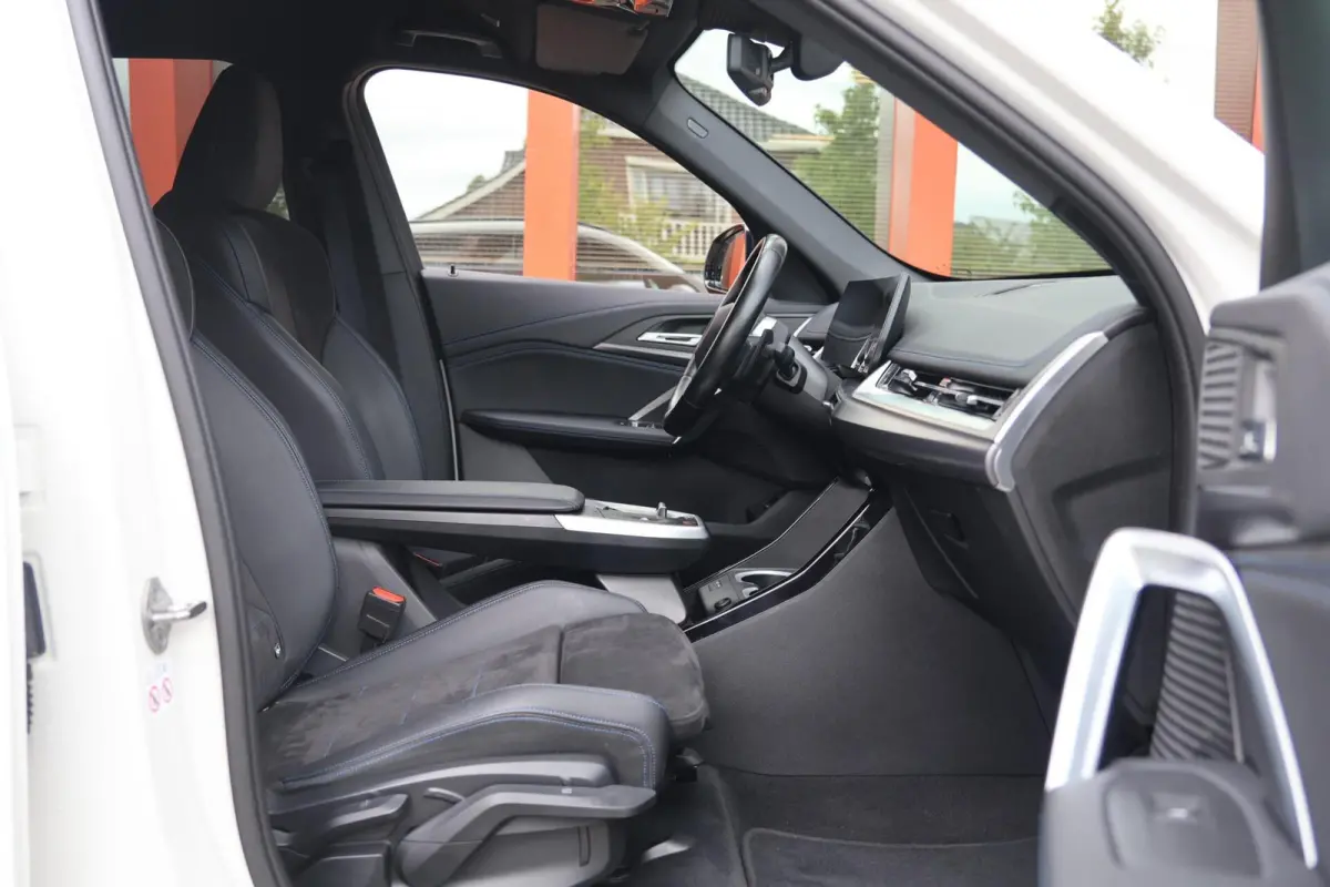 sDrive18i | M-Sport | Stoelverwarming | Trekhaak | Parkeercamera | BLIS | Memory Stoel | Lm Velgen
