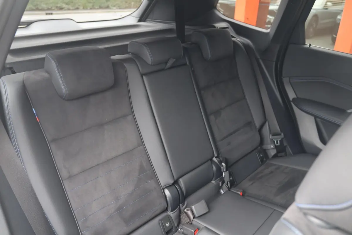 sDrive18i | M-Sport | Stoelverwarming | Trekhaak | Parkeercamera | BLIS | Memory Stoel | Lm Velgen