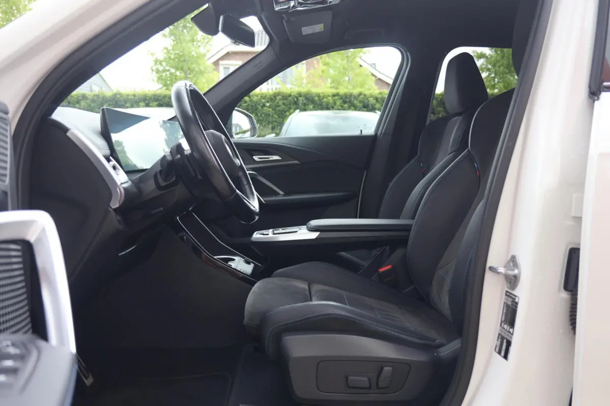sDrive18i | M-Sport | Stoelverwarming | Trekhaak | Parkeercamera | BLIS | Memory Stoel | Lm Velgen