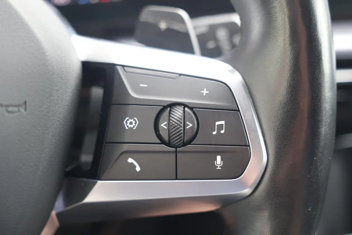 sDrive18i | M-Sport | Stoelverwarming | Trekhaak | Parkeercamera | BLIS | Memory Stoel | Lm Velgen