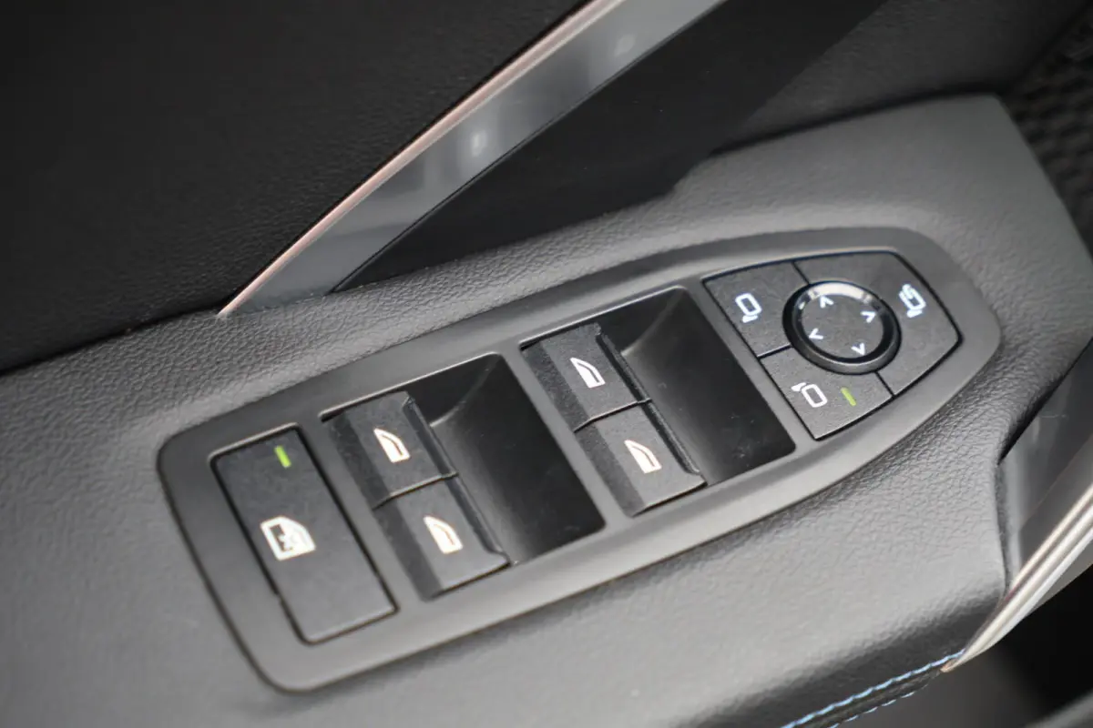 sDrive18i | M-Sport | Stoelverwarming | Trekhaak | Parkeercamera | BLIS | Memory Stoel | Lm Velgen