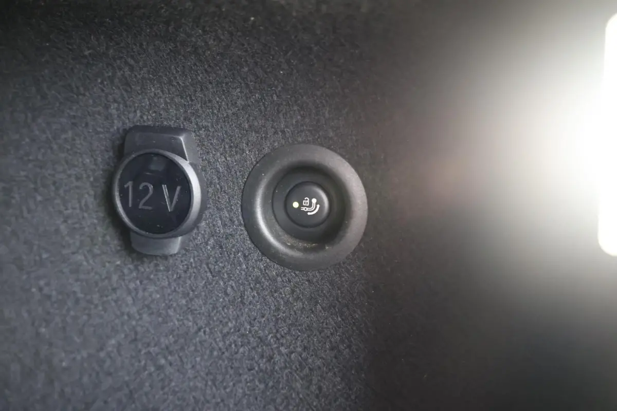sDrive18i | M-Sport | Stoelverwarming | Trekhaak | Parkeercamera | BLIS | Memory Stoel | Lm Velgen