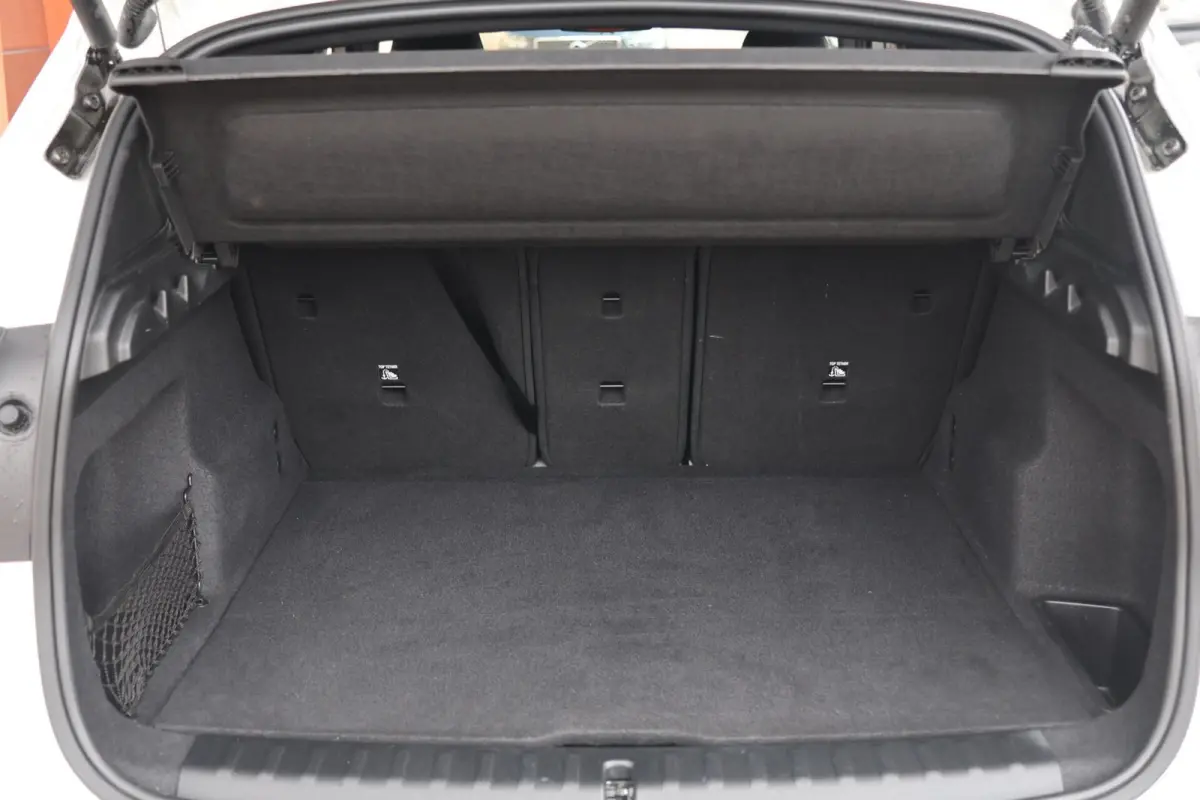 sDrive18i | M-Sport | Stoelverwarming | Trekhaak | Parkeercamera | BLIS | Memory Stoel | Lm Velgen