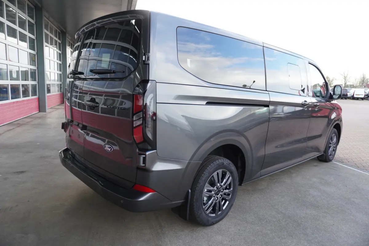 340L 2.5 PHEV 233PK L2H1 Limited 9 Persoons Automaat nr. V084 | Hybride | Airco | Adap. Cruise | Navigatie | 360 Camera | Schuifdeur L+R