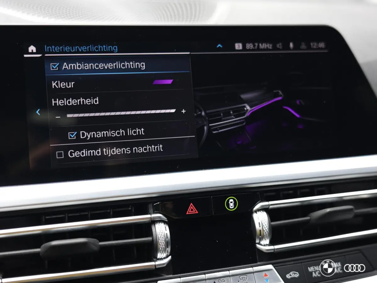 330E xDrive SPORTLINE / DODEHOEK / AMBIENTE / TREKHAAK / HIFI / CAMERA / 18"