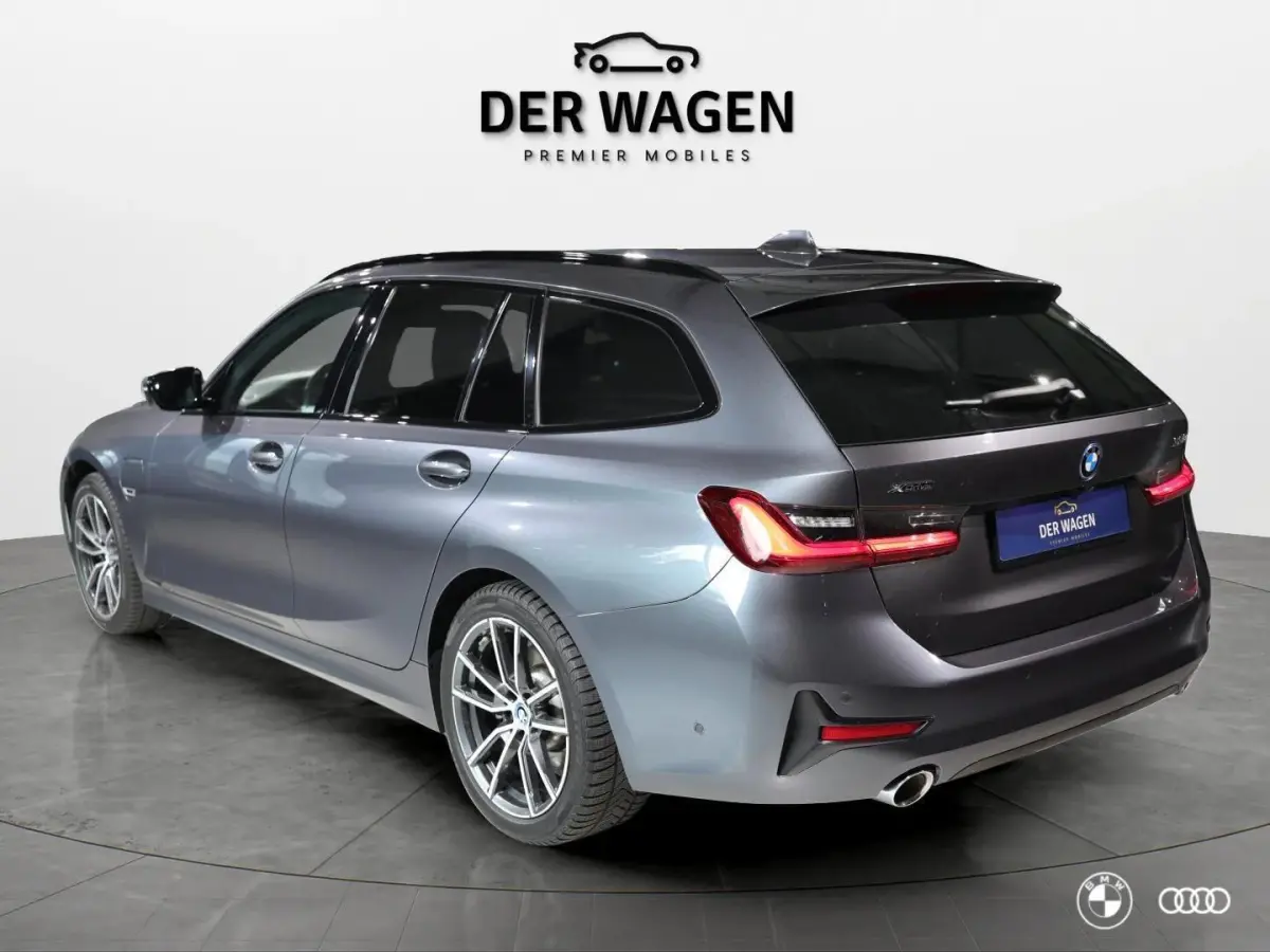 330E xDrive SPORTLINE / DODEHOEK / AMBIENTE / TREKHAAK / HIFI / CAMERA / 18"