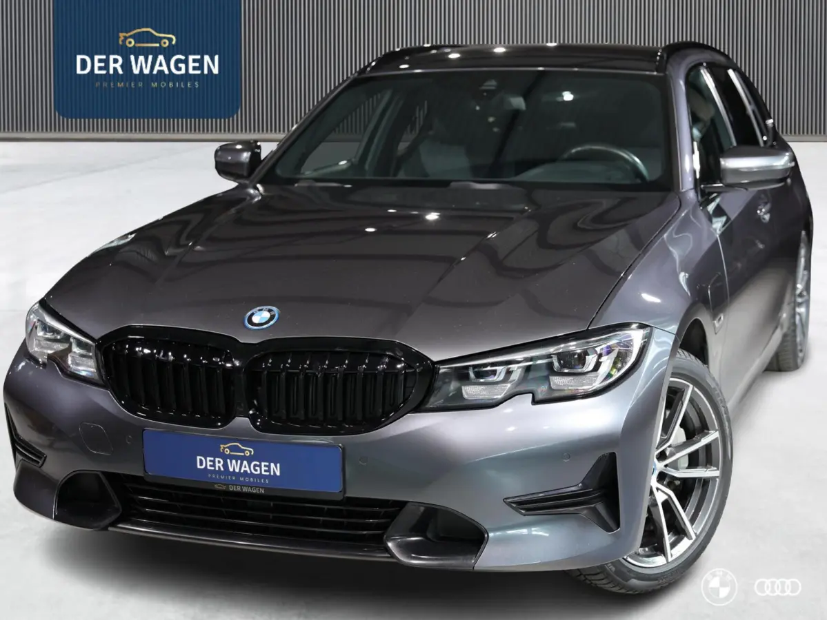 330E xDrive SPORTLINE / DODEHOEK / AMBIENTE / TREKHAAK / HIFI / CAMERA / 18"