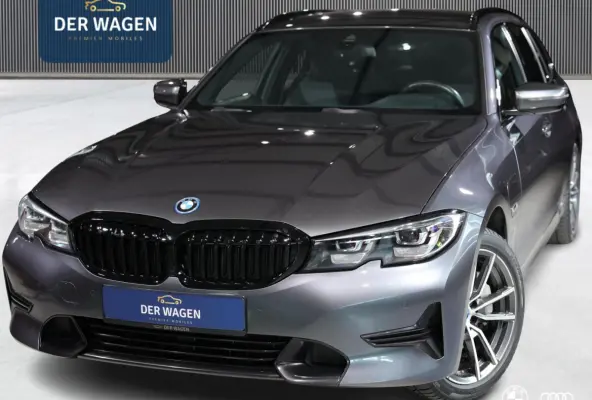 330E xDrive SPORTLINE / DODEHOEK / AMBIENTE / TREKHAAK / HIFI / CAMERA / 18"