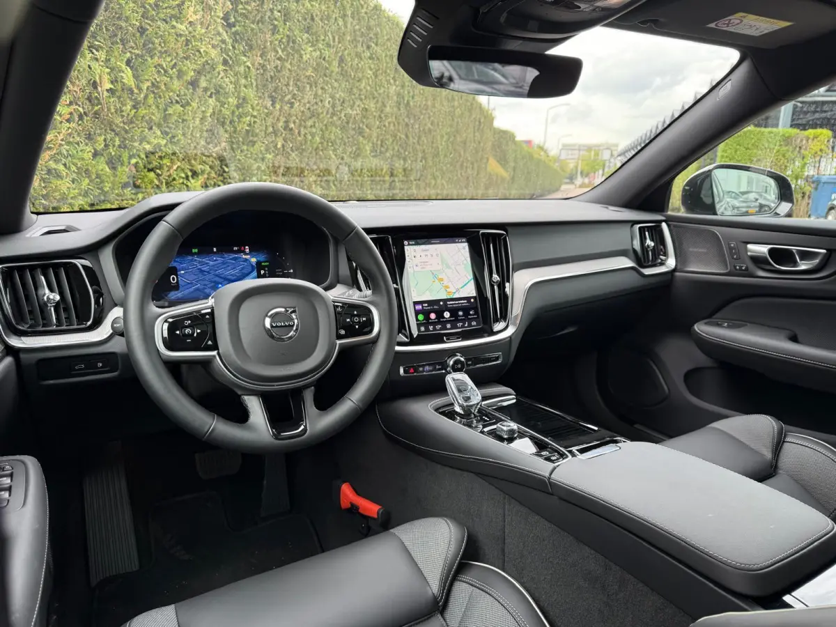 T8 Plug-in hybrid AWD Plus Dark | Panoramadak | 360 camera | Stoel/Stuur Verwarming | Harman/Kardon