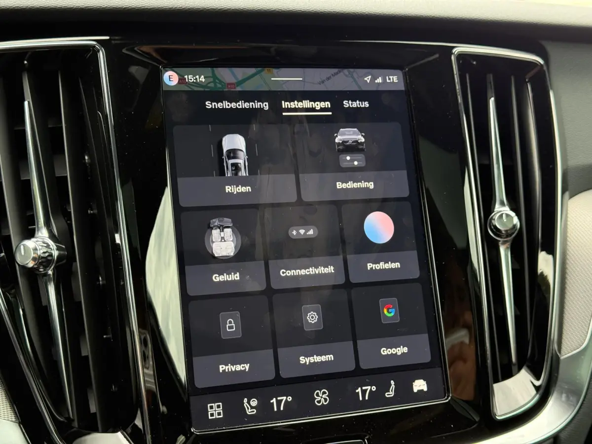 T8 Plug-in hybrid AWD Plus Dark | Panoramadak | 360 camera | Stoel/Stuur Verwarming | Harman/Kardon