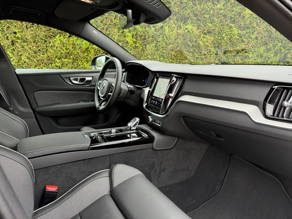 T8 Plug-in hybrid AWD Plus Dark | Panoramadak | 360 camera | Stoel/Stuur Verwarming | Harman/Kardon