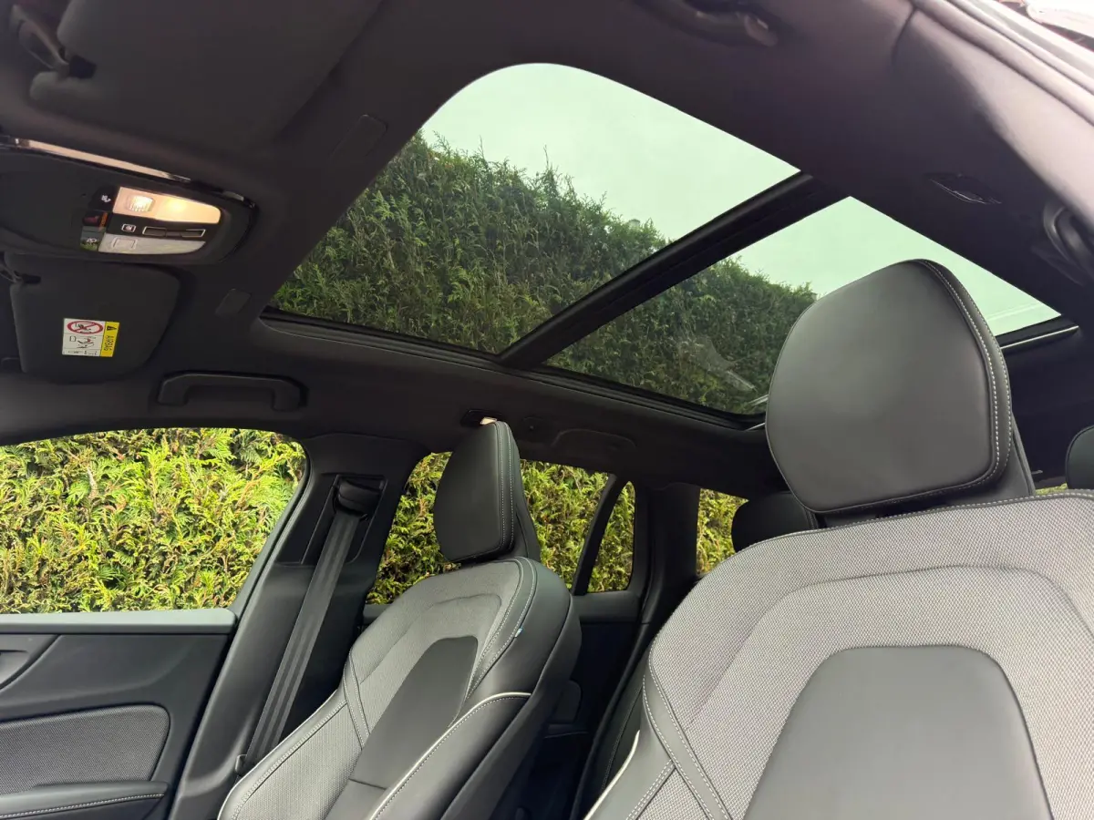 T8 Plug-in hybrid AWD Plus Dark | Panoramadak | 360 camera | Stoel/Stuur Verwarming | Harman/Kardon