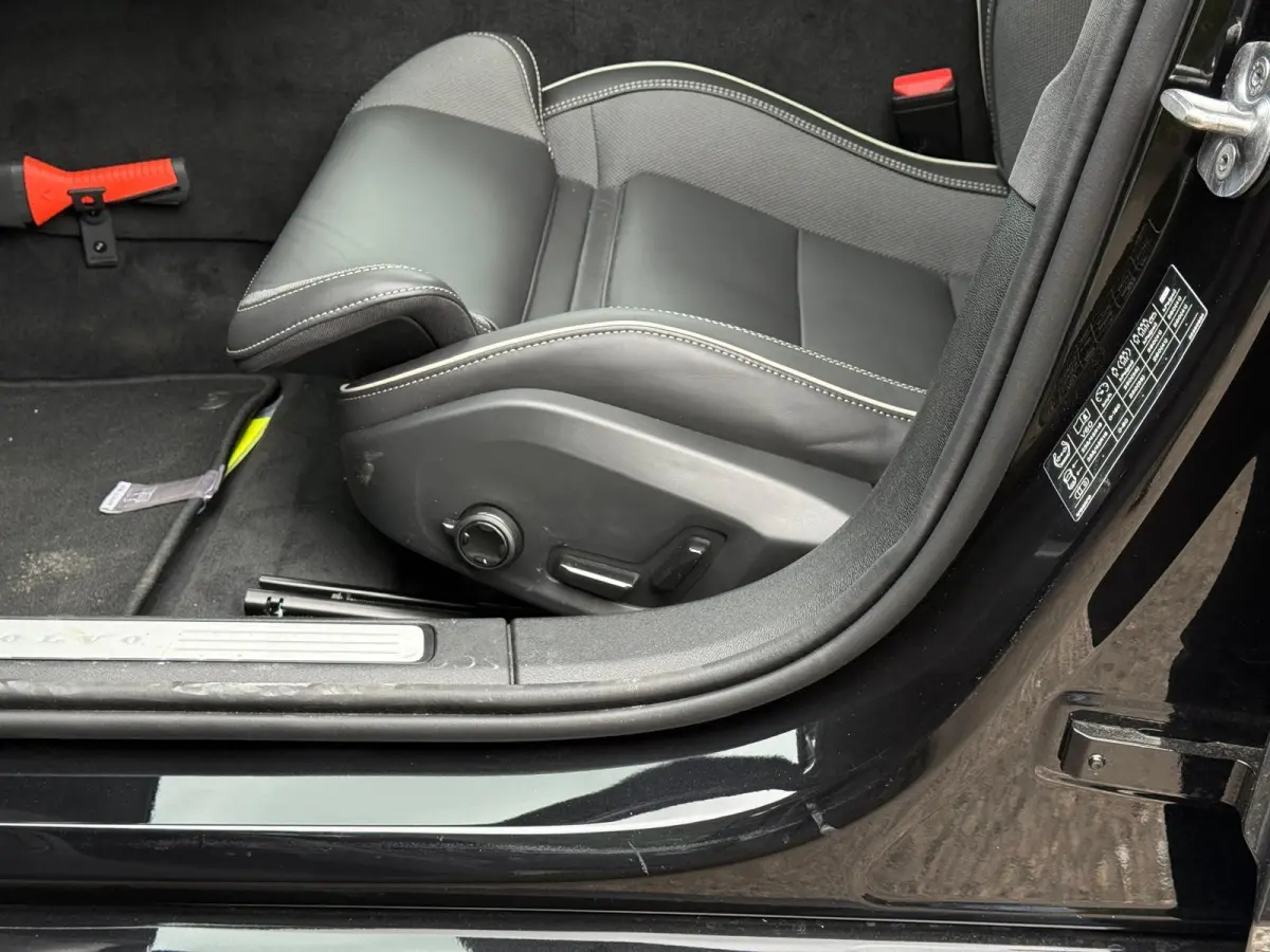 T8 Plug-in hybrid AWD Plus Dark | Panoramadak | 360 camera | Stoel/Stuur Verwarming | Harman/Kardon