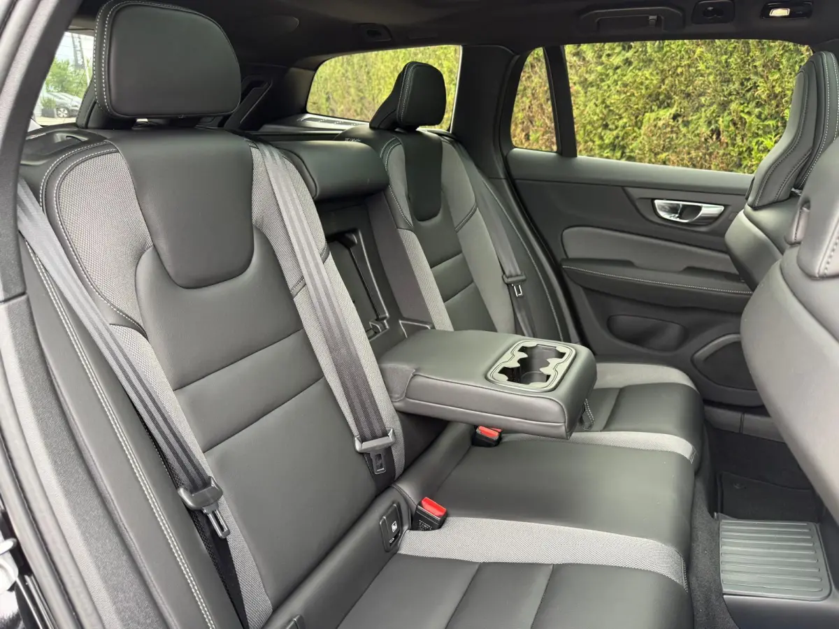 T8 Plug-in hybrid AWD Plus Dark | Panoramadak | 360 camera | Stoel/Stuur Verwarming | Harman/Kardon