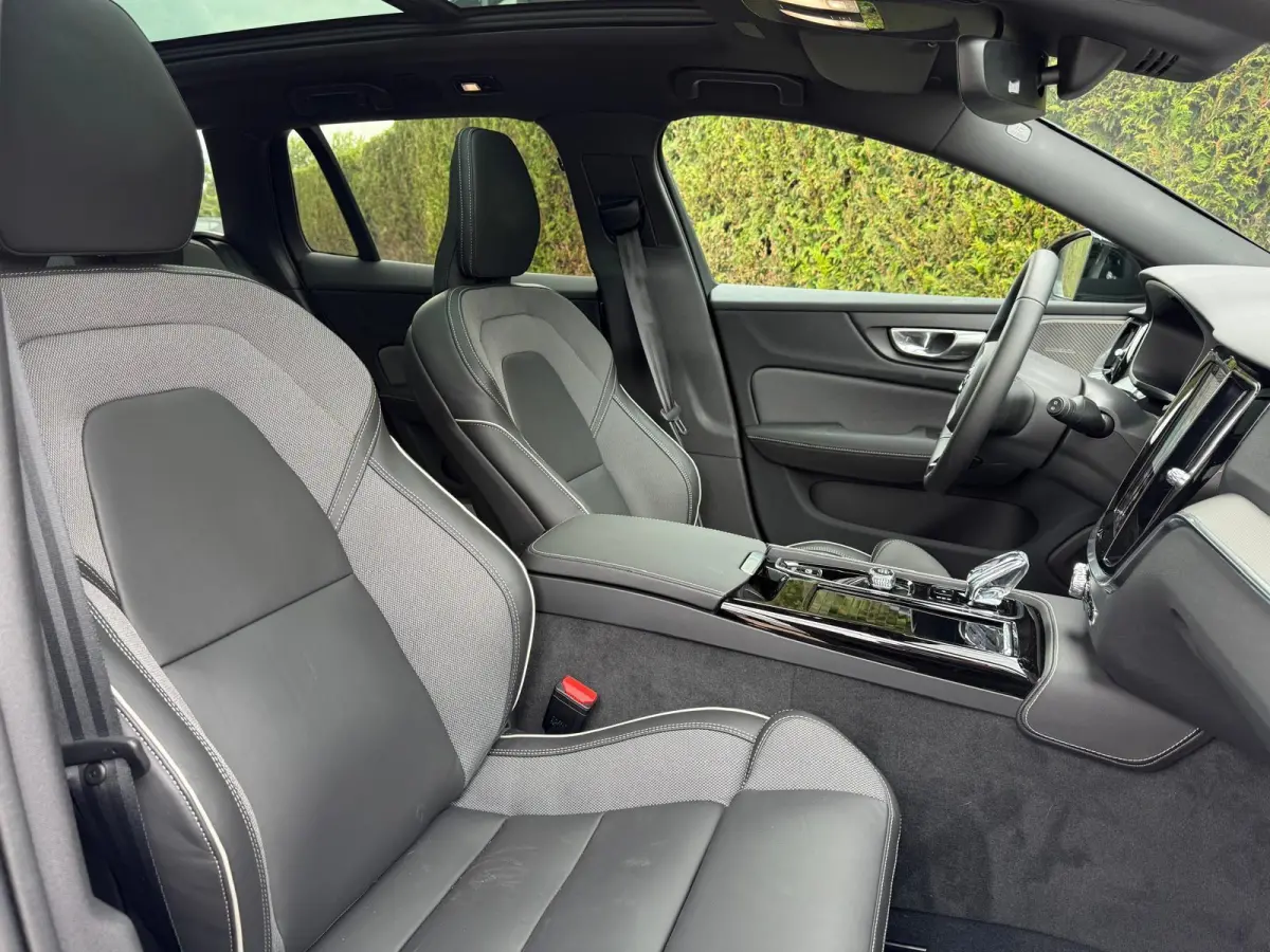 T8 Plug-in hybrid AWD Plus Dark | Panoramadak | 360 camera | Stoel/Stuur Verwarming | Harman/Kardon