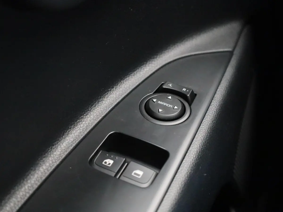 1.0 T-GDi MHEV DynamicLine | ACHTERUITRIJCAMERA | APPLE CARPLAY - ANDROID AUTO | CLIMATE CONTROL | CRUISE CONTROL | DAB RADIO | GETINTE RUITEN |
