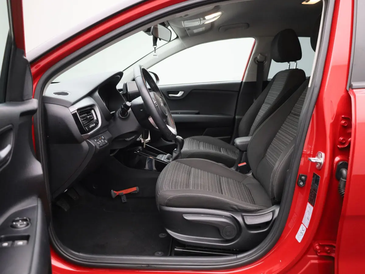 1.0 T-GDi MHEV DynamicLine | ACHTERUITRIJCAMERA | APPLE CARPLAY - ANDROID AUTO | CLIMATE CONTROL | CRUISE CONTROL | DAB RADIO | GETINTE RUITEN |