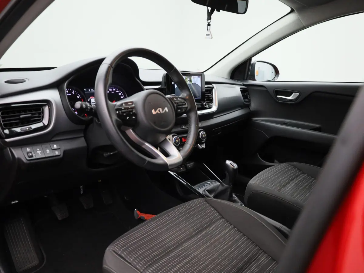 1.0 T-GDi MHEV DynamicLine | ACHTERUITRIJCAMERA | APPLE CARPLAY - ANDROID AUTO | CLIMATE CONTROL | CRUISE CONTROL | DAB RADIO | GETINTE RUITEN |