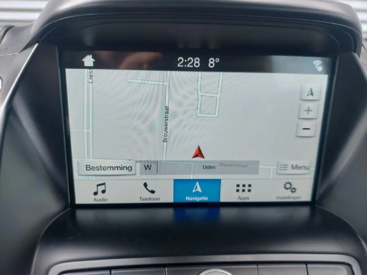 1.0 Titanium airco,cruisecontrol,navigatie/camera,parkeersensoren,