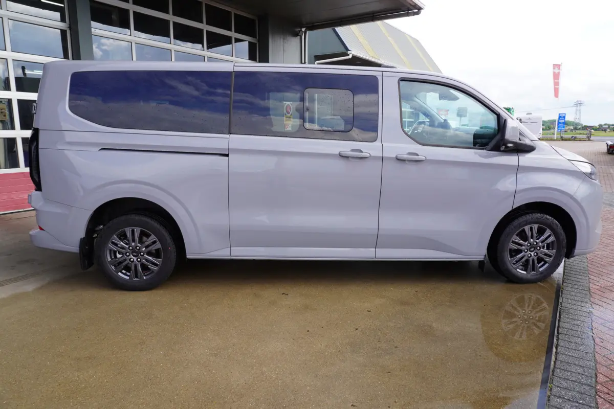 340L 2.5 PHEV 233PK L2H1 Limited 9 Persoons Automaat nr. V182 | Hybride |Schuifdeur L+R | Airco | Adap. Cruise | Navigatie | 360 Camera |