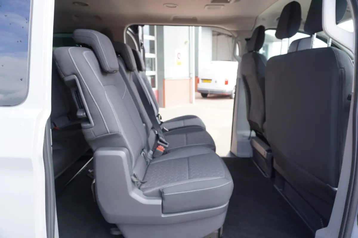 340L 2.5 PHEV 233PK L2H1 Limited 9 Persoons Automaat nr. V182 | Hybride |Schuifdeur L+R | Airco | Adap. Cruise | Navigatie | 360 Camera |