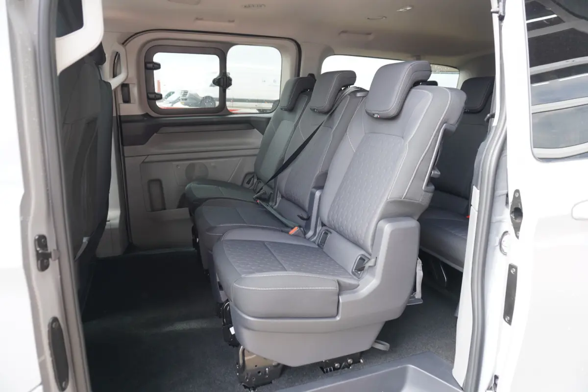 340L 2.5 PHEV 233PK L2H1 Limited 9 Persoons Automaat nr. V182 | Hybride |Schuifdeur L+R | Airco | Adap. Cruise | Navigatie | 360 Camera |