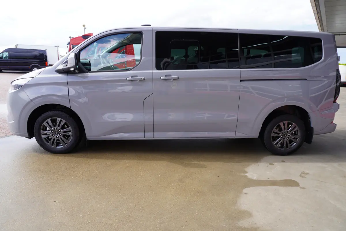 340L 2.5 PHEV 233PK L2H1 Limited 9 Persoons Automaat nr. V182 | Hybride |Schuifdeur L+R | Airco | Adap. Cruise | Navigatie | 360 Camera |