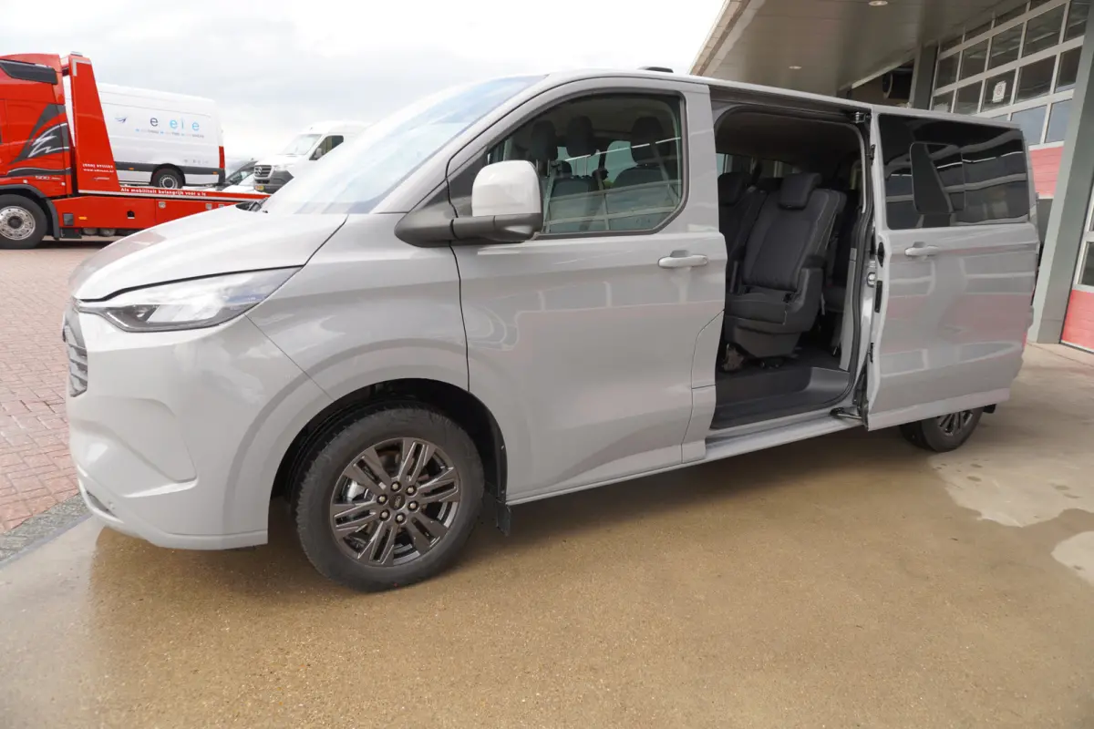 340L 2.5 PHEV 233PK L2H1 Limited 9 Persoons Automaat nr. V182 | Hybride |Schuifdeur L+R | Airco | Adap. Cruise | Navigatie | 360 Camera |