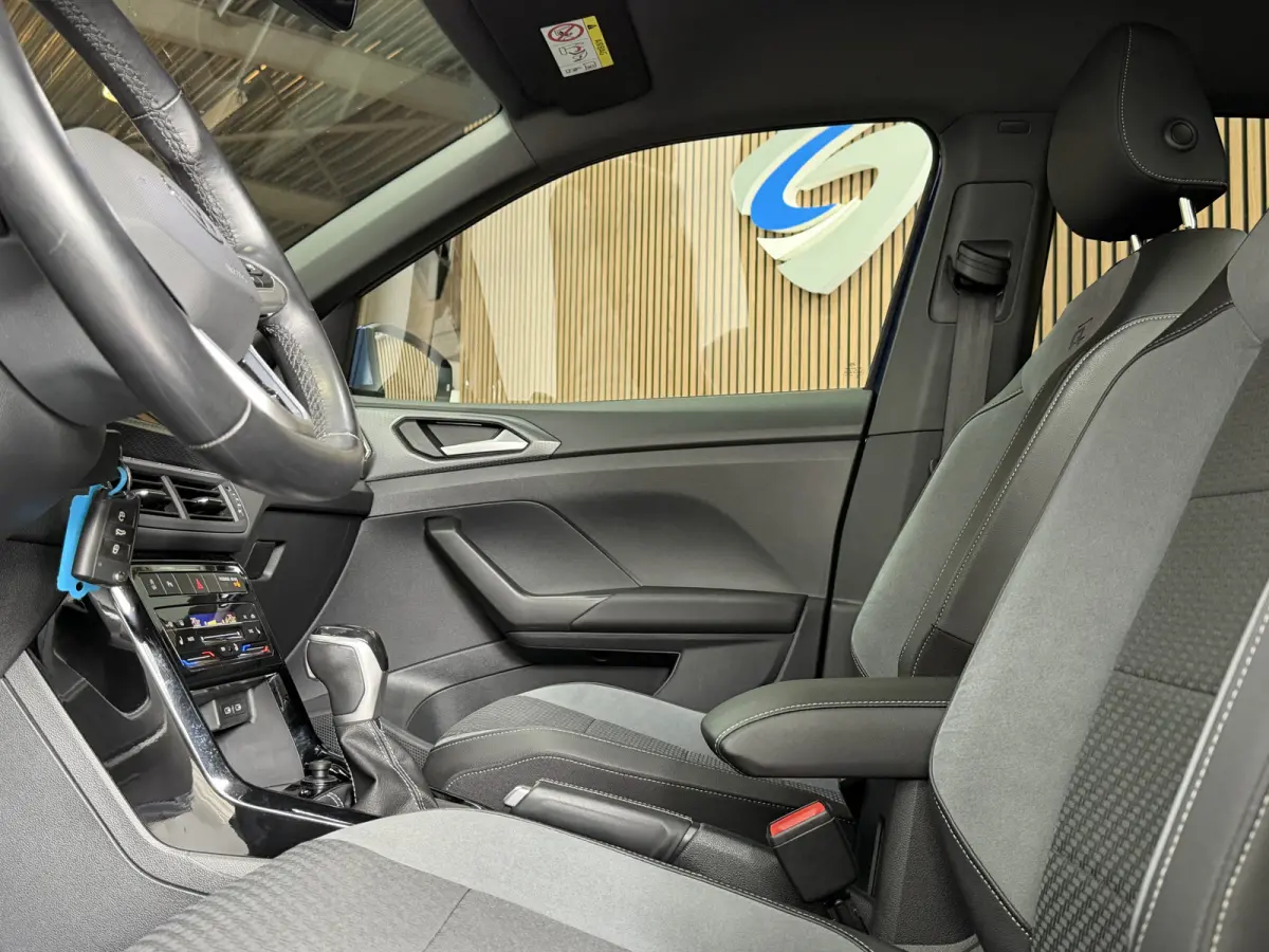 1.5 TSI 150pk Style R-Line | Navi | 18" | ACC | Dodehoek | Camera | Carplay |