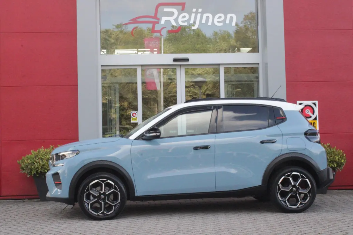 1.2 100PK MAX | AFNEEMBARE TREKHAAK | POLAR WHITE DAK | MONTE CARLO BLUE | ACHTERUITRIJ CAMERA | 17" LICHTMETALEN VELGEN "ATACAMITE" | NAVIGATIE | DRAADLOZE APPLE CARPLAY/ANDROID AUTO | DRAA