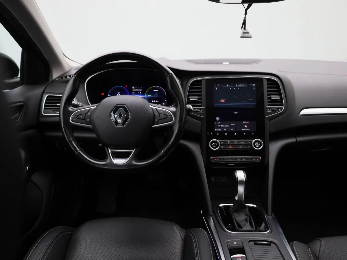 Estate 1.6 Plug-In Hybrid 160 Business Edition One | PANORAMADAK | ACHTERUITRIJCAMERA | BOSE | STOELVERWARMING | APPLE CARPLAY | CRUISE CONTROL |