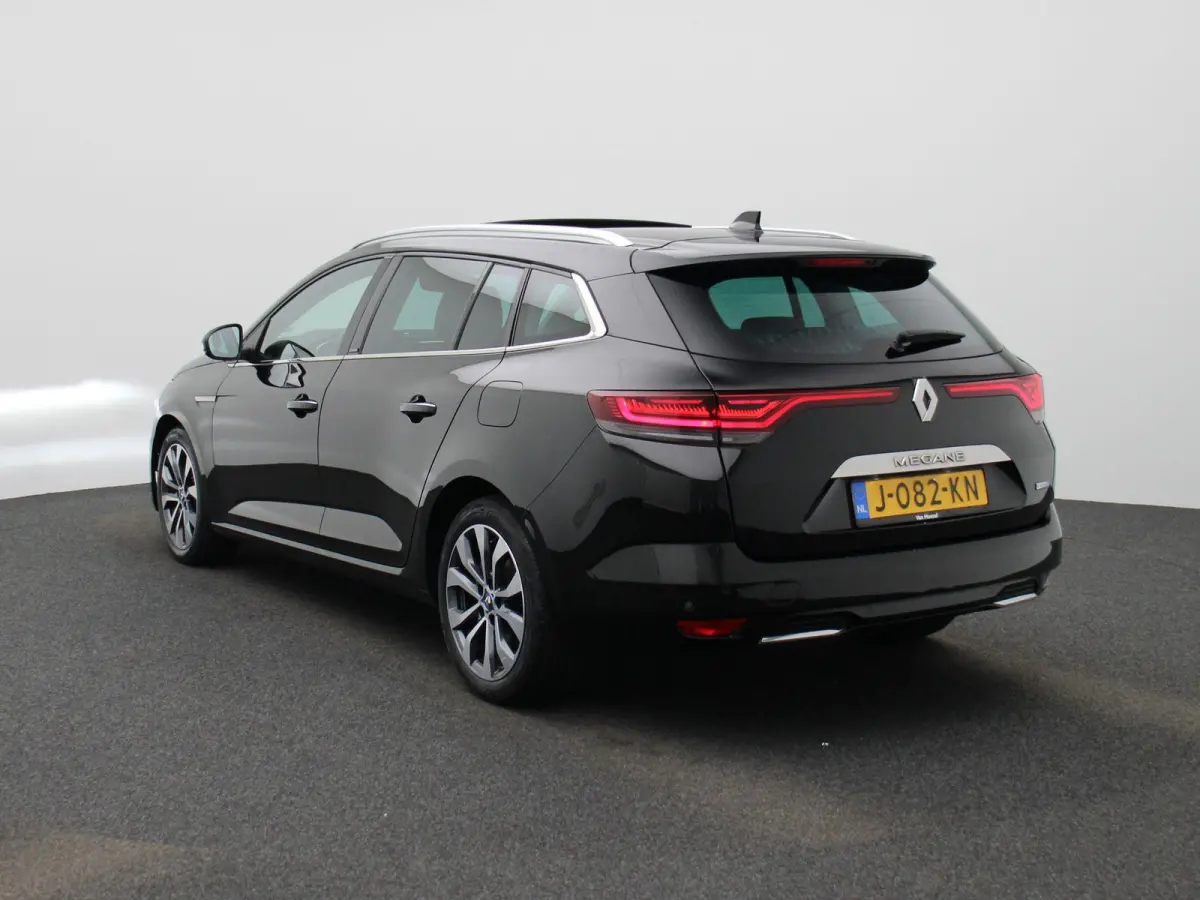 Estate 1.6 Plug-In Hybrid 160 Business Edition One | PANORAMADAK | ACHTERUITRIJCAMERA | BOSE | STOELVERWARMING | APPLE CARPLAY | CRUISE CONTROL |