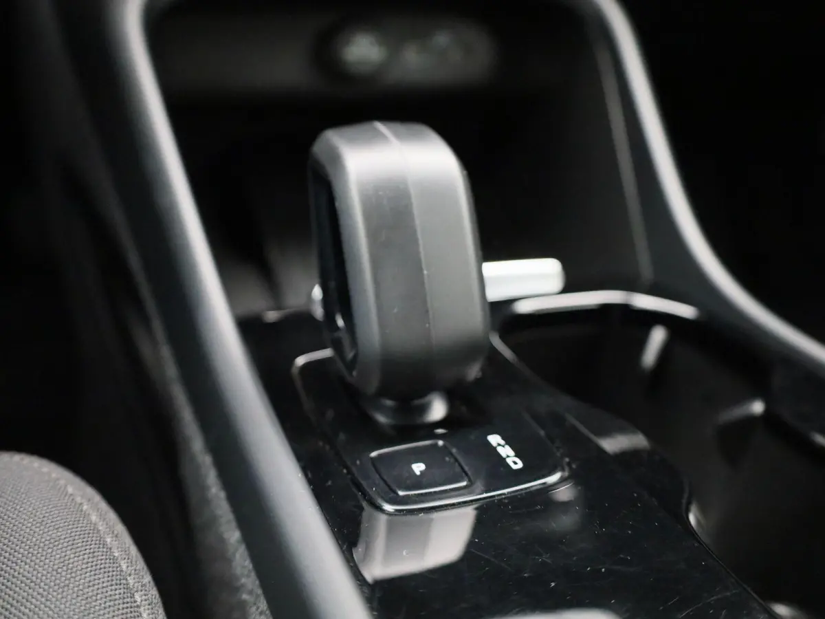 Core 69 kWh | SOH 93% | ACHTERUITRIJCAMERA | APPLE CARPLAY - ANDROID AUTO | CLIMATE CONTROL | CRUISE CONTROL |