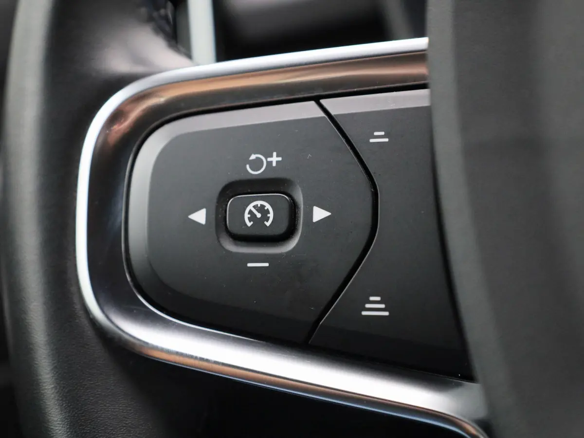 Core 69 kWh | SOH 93% | ACHTERUITRIJCAMERA | APPLE CARPLAY - ANDROID AUTO | CLIMATE CONTROL | CRUISE CONTROL |