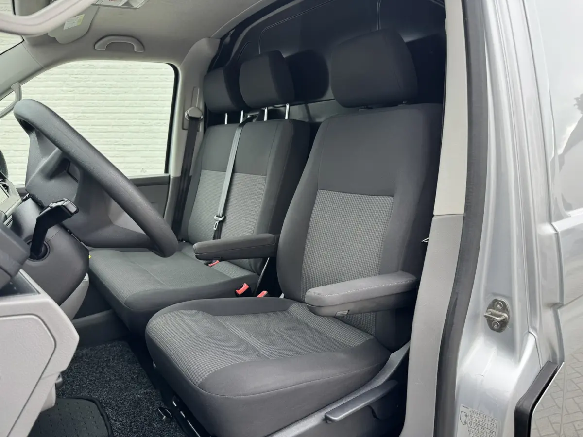 2.0 TDI L2H1 28 Highline Trekhaak 3 Zits Pdc v+a Navigatie Cruise Lat om Lat