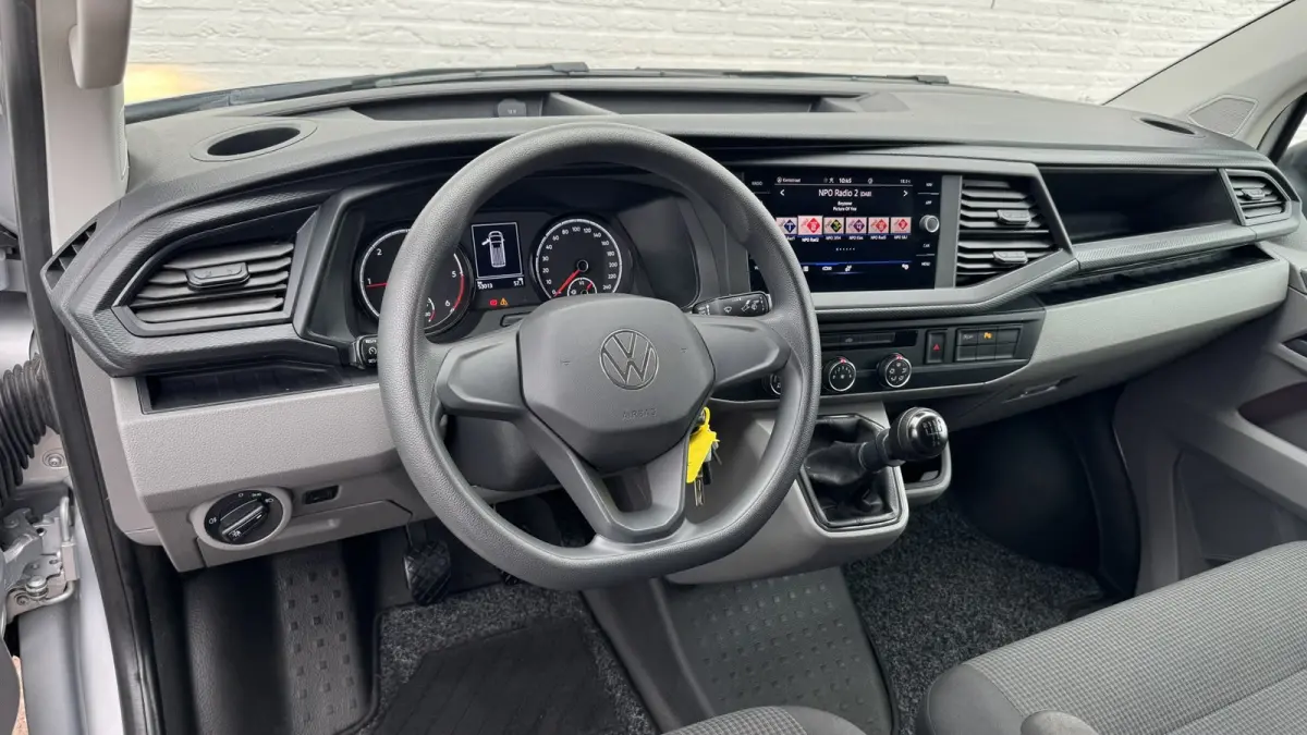 2.0 TDI L2H1 28 Highline Trekhaak 3 Zits Pdc v+a Navigatie Cruise Lat om Lat