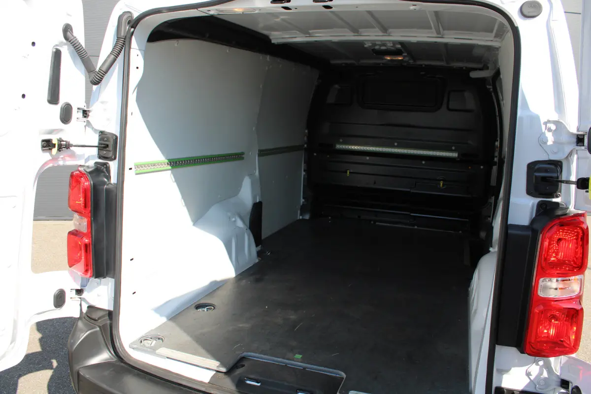 2.0 BlueHDi 145 L3 | Navigatie | Camera | 3-Zits | Long | Keyless | Climate control |