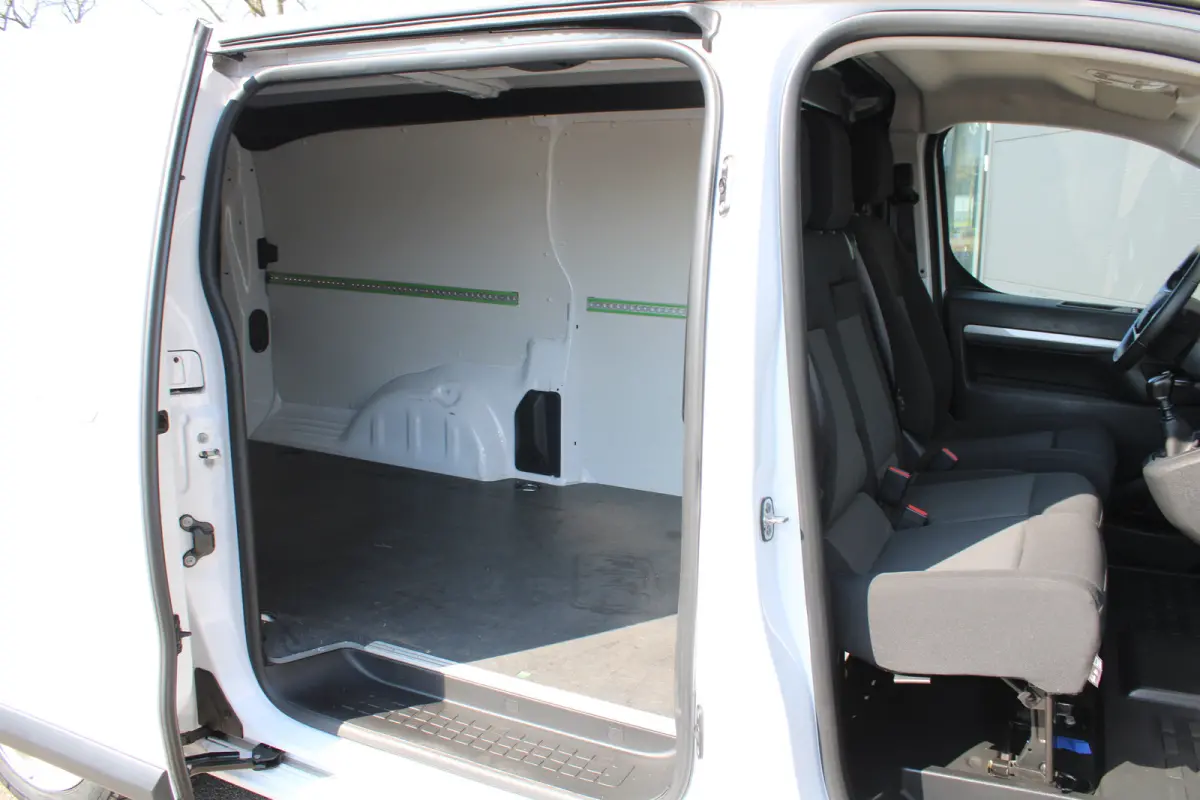 2.0 BlueHDi 145 L3 | Navigatie | Camera | 3-Zits | Long | Keyless | Climate control |
