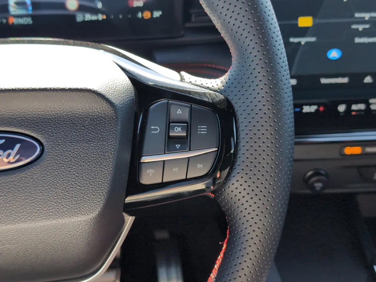 1.0 EcoBoost ST-Line | Achteruitrijcamera | Airco (automatisch) | All-Weather banden