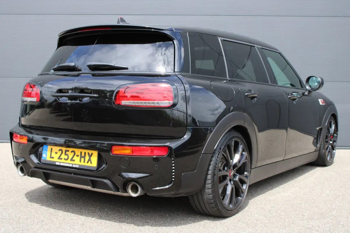 2.0 JCW 306pk ALL4 Thunder Pack | Automaat | Navigatie | Panorama/schuifdak | H&K | Verlaagd | Camera | Stoelverwarming |