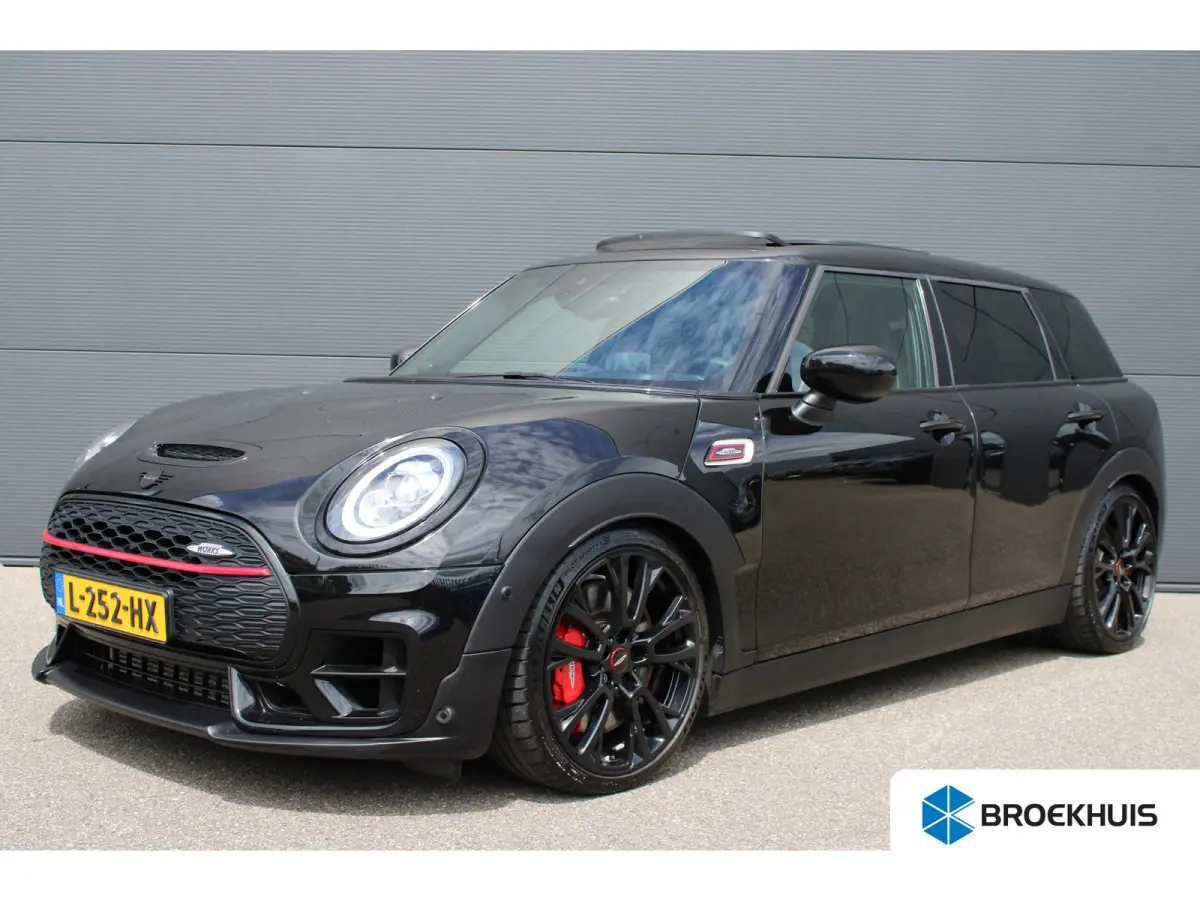 2.0 JCW 306pk ALL4 Thunder Pack | Automaat | Navigatie | Panorama/schuifdak | H&K | Verlaagd | Camera | Stoelverwarming |