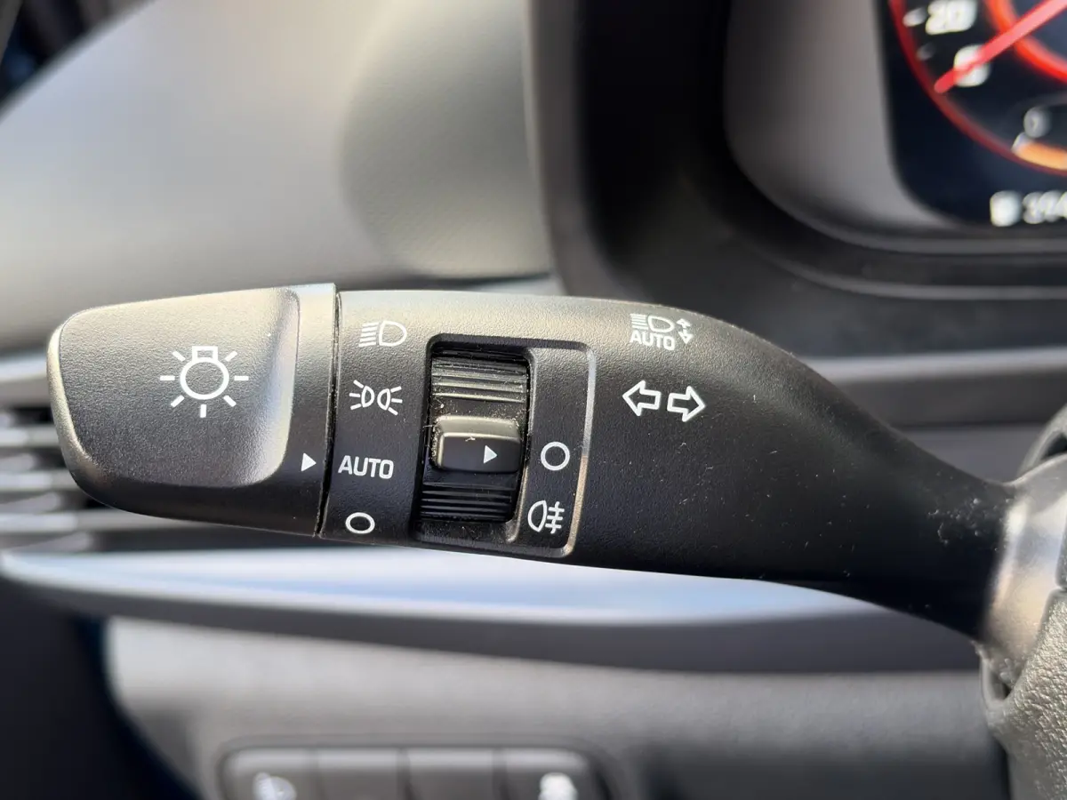 1.0 T-GDI 100pk Premium | Carplay | Climate control | Cruise control | Stoel/stuurverwarming | Camera | Parkeersensoren | DAB | Premium Audio | Lichtmetalen velgen | Navigatie