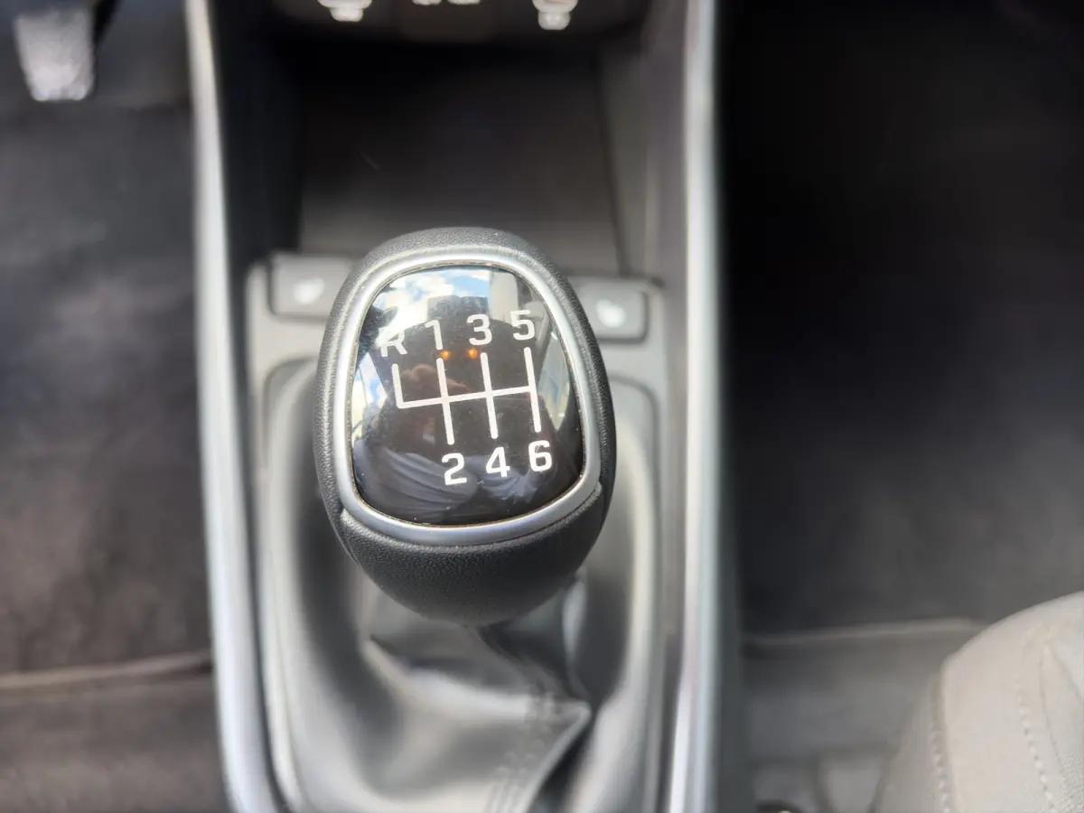 1.0 T-GDI 100pk Premium | Carplay | Climate control | Cruise control | Stoel/stuurverwarming | Camera | Parkeersensoren | DAB | Premium Audio | Lichtmetalen velgen | Navigatie