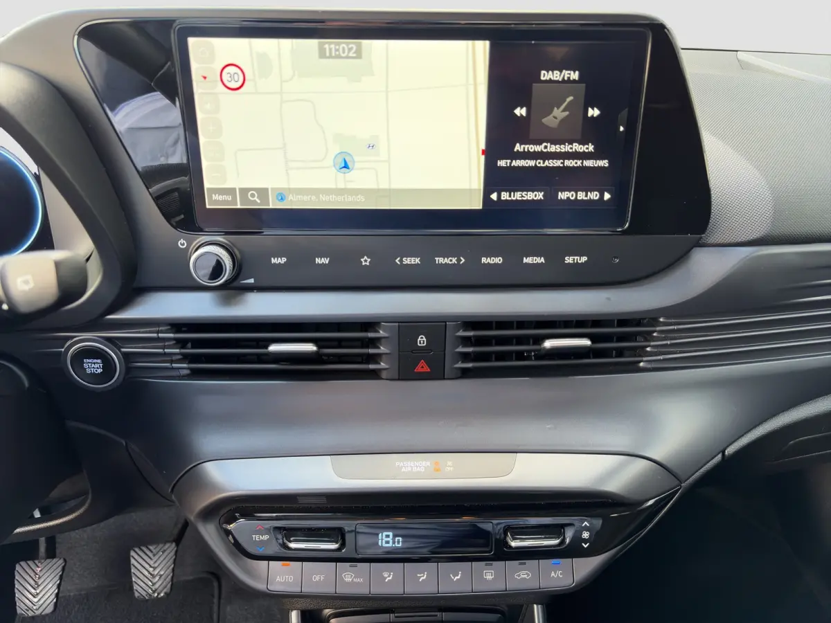 1.0 T-GDI 100pk Premium | Carplay | Climate control | Cruise control | Stoel/stuurverwarming | Camera | Parkeersensoren | DAB | Premium Audio | Lichtmetalen velgen | Navigatie