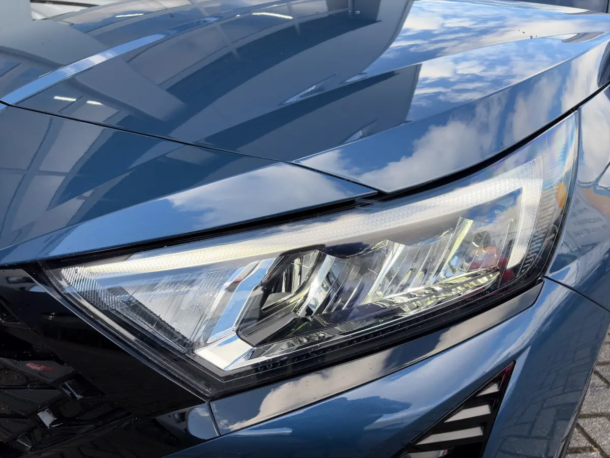 1.0 T-GDI 100pk Premium | Carplay | Climate control | Cruise control | Stoel/stuurverwarming | Camera | Parkeersensoren | DAB | Premium Audio | Lichtmetalen velgen | Navigatie