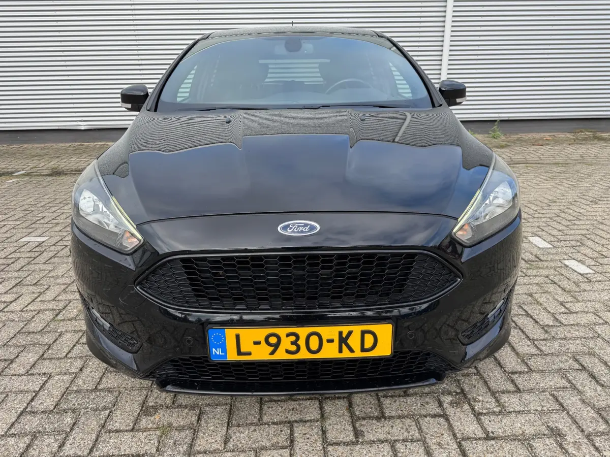 1.5 Titanium ST-line,stoel/stuurverwarming,Navigatie,clima,parkeersensoren/Camera
